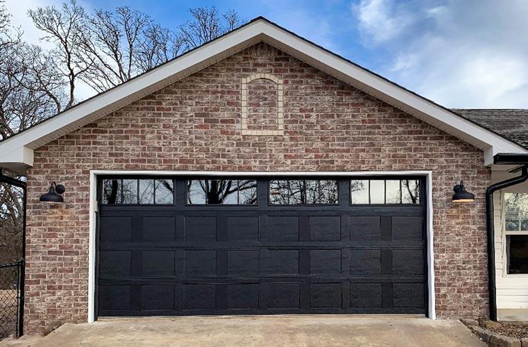 Country Manor garage door of a garage in Mechanicsburg, PA.